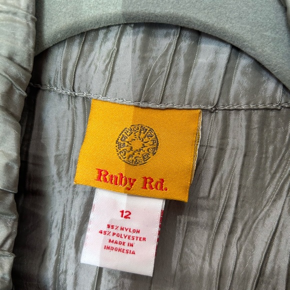 Ruby Red presents this crinkle silver jacket. - Picture 2 of 5